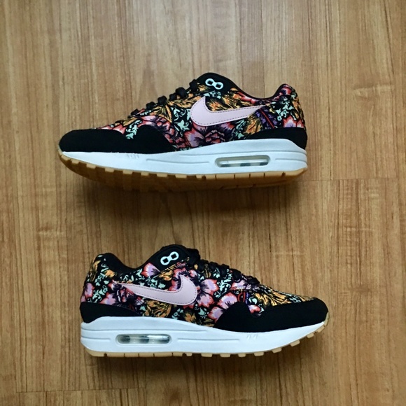 SOLD! Nike Air Max 1 Floral - Picture 5 of 8